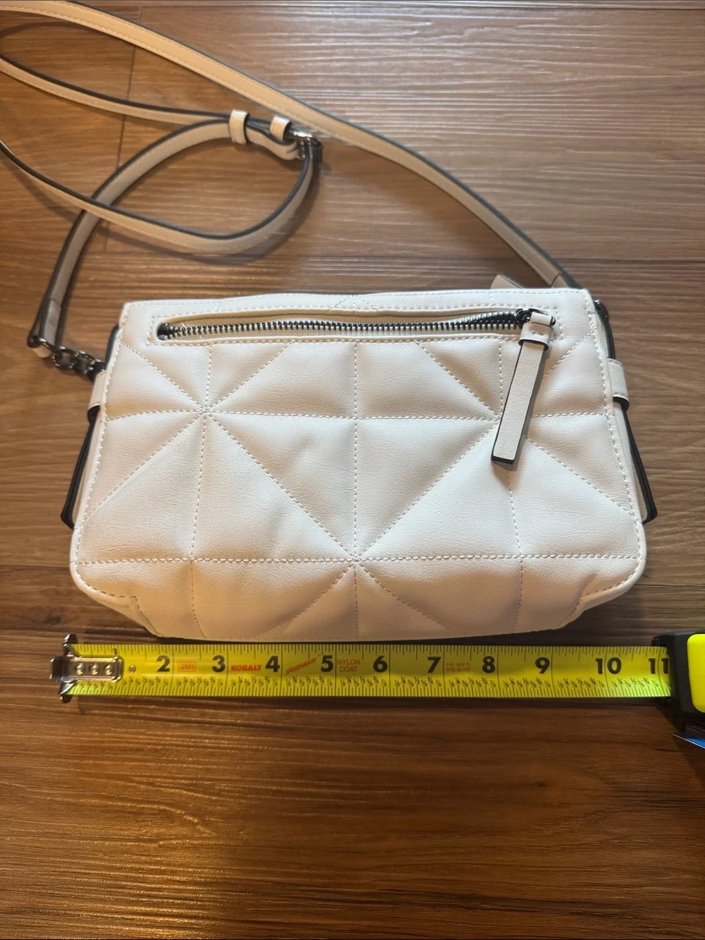 Simply Vera Vera Wang Cream Quilted Crossbody Bag